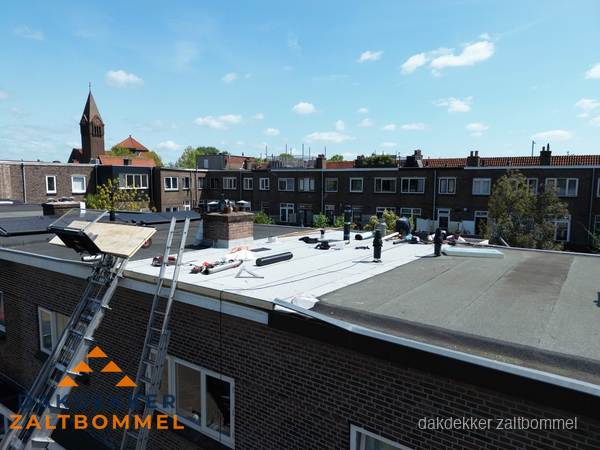 Kosten dakrenovatie: afvoer oud dakmateriaal in Zaltbommel Kosten dakrenovatie: afvoer oud dakmateriaal in Zaltbommel