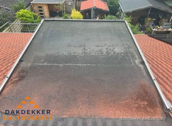 Kosten dakleer: verouderd plat dak met dakleer in Zaltbommel Kosten dakleer: verouderd plat dak met dakleer in Zaltbommel