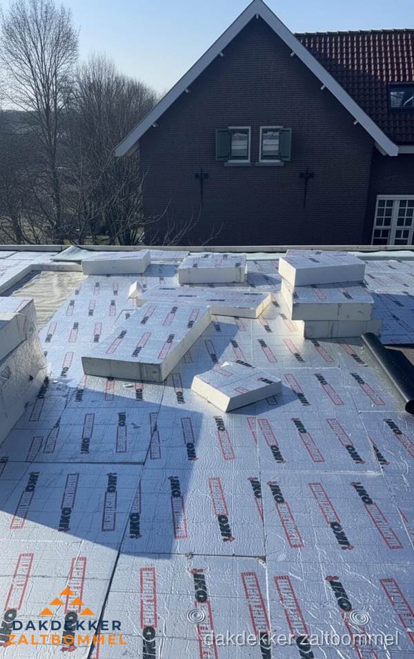 IKO PIR isolatieplaten op plat dak in Zaltbommel