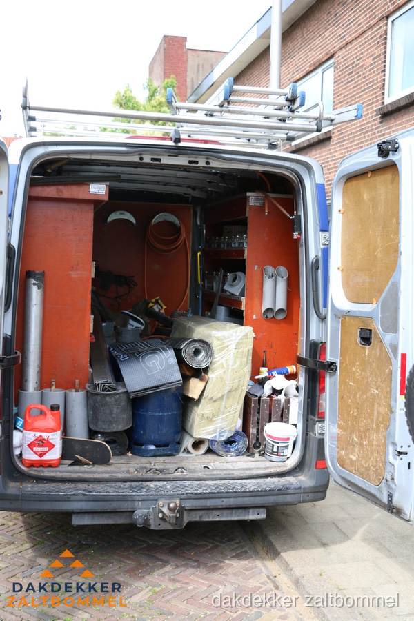 Kosten dakgoot vervangen: werkzaamheden aan dakrand in Zaltbommel